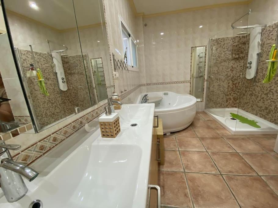 Espectacular Atico Duplex Con 2 Terrazas & Piscina Villa มาลากา ภายนอก รูปภาพ